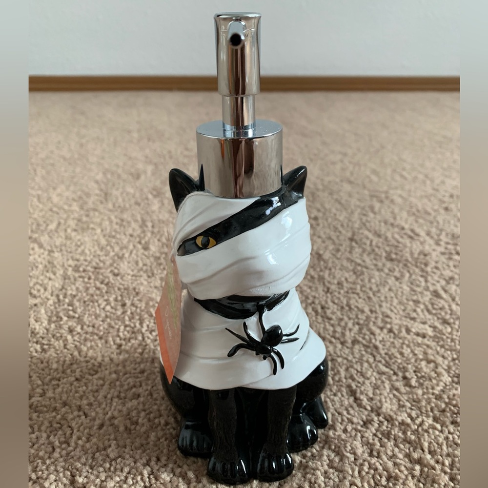 NWTs Halloween Black “Mummy” Cat Soap Lotion Pump Dispenser